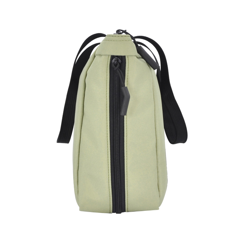 Functional weekend bag with pockets